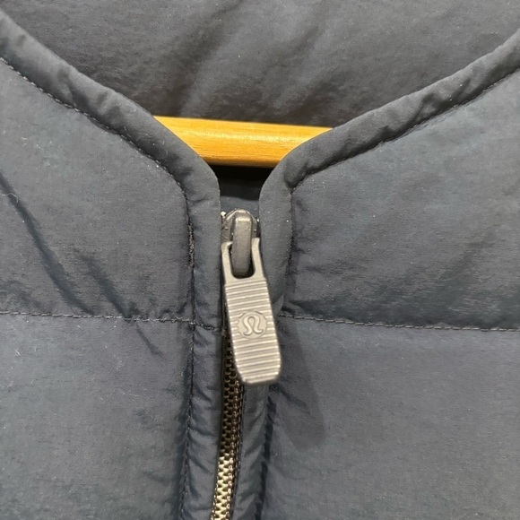 Lululemon USAG Goose Down Puffer Vest Full Zip Navy Blue Women’s Size 6 - Picture 4 of 14